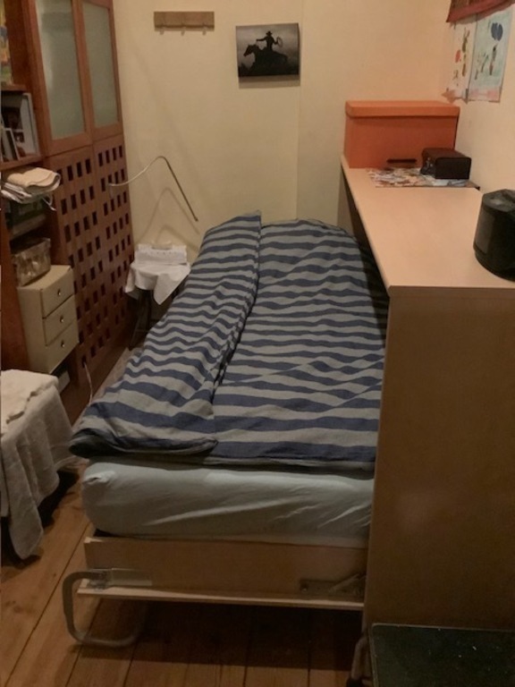 ...with 90cm bed