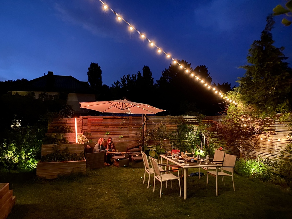 unser Garten im Sommer