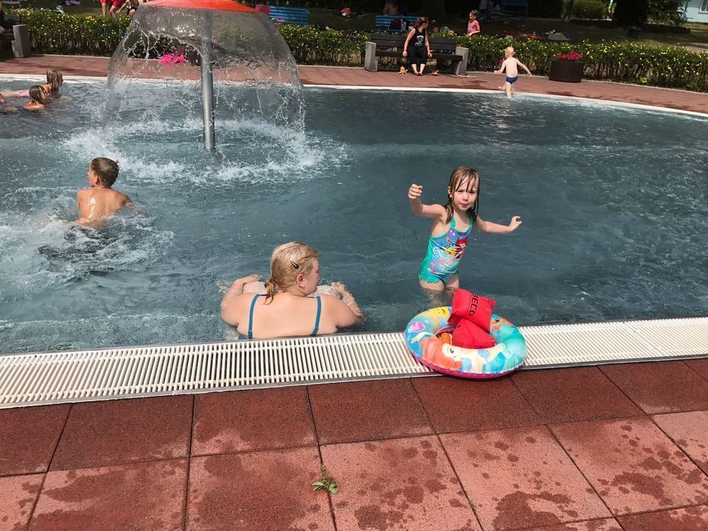 swimming pool nearby