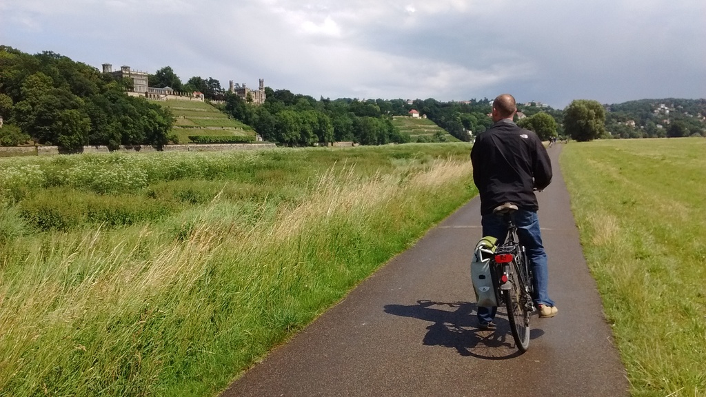 Elbradweg 300 m vom Haus entfert