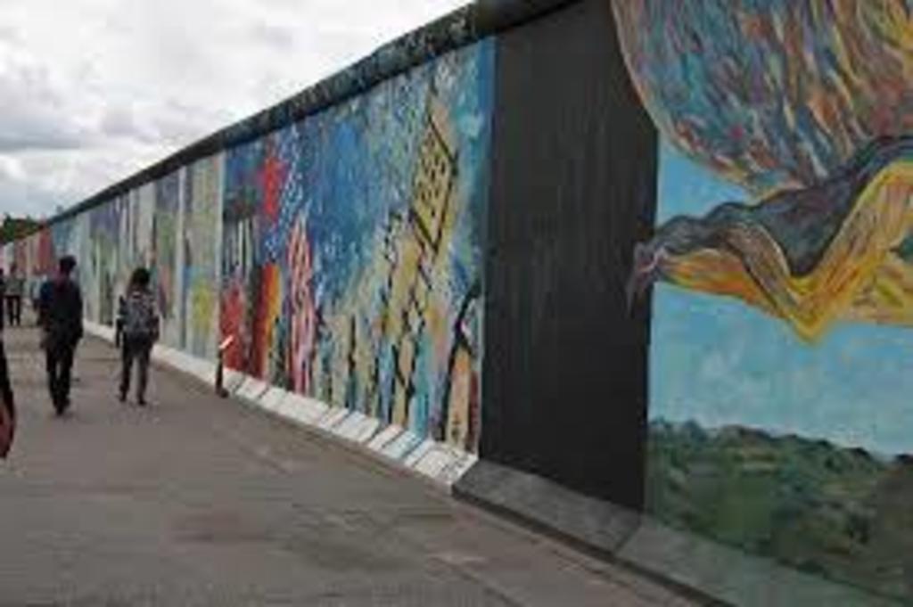 berlin wall - memory of a devided city
