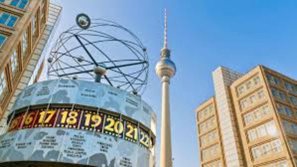 alexanderplatz - 10 min. by underground