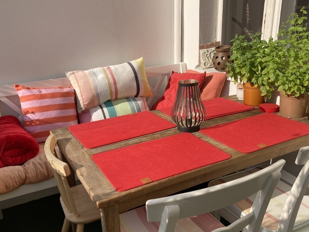 have a meal on the balcony