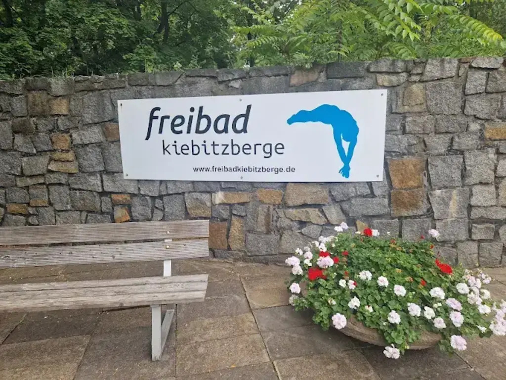 Freibad Kleinmachnow, 7 Minuten mit dem Auto entfent