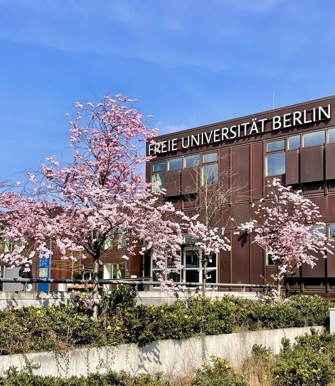 Freie Universität  Berlin, 10 Minuten mit dem Auto entfernt/Zehlendorf-Dahlem