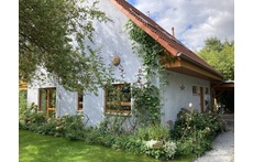 Country house at the Berlin Wall Trail!