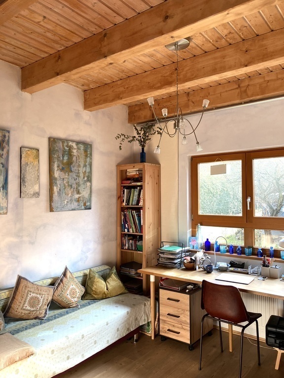 room with spare bed to pull out