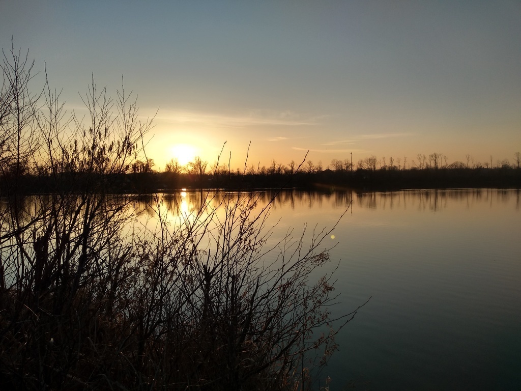 Dawn at Lake Hurst only 2 km away