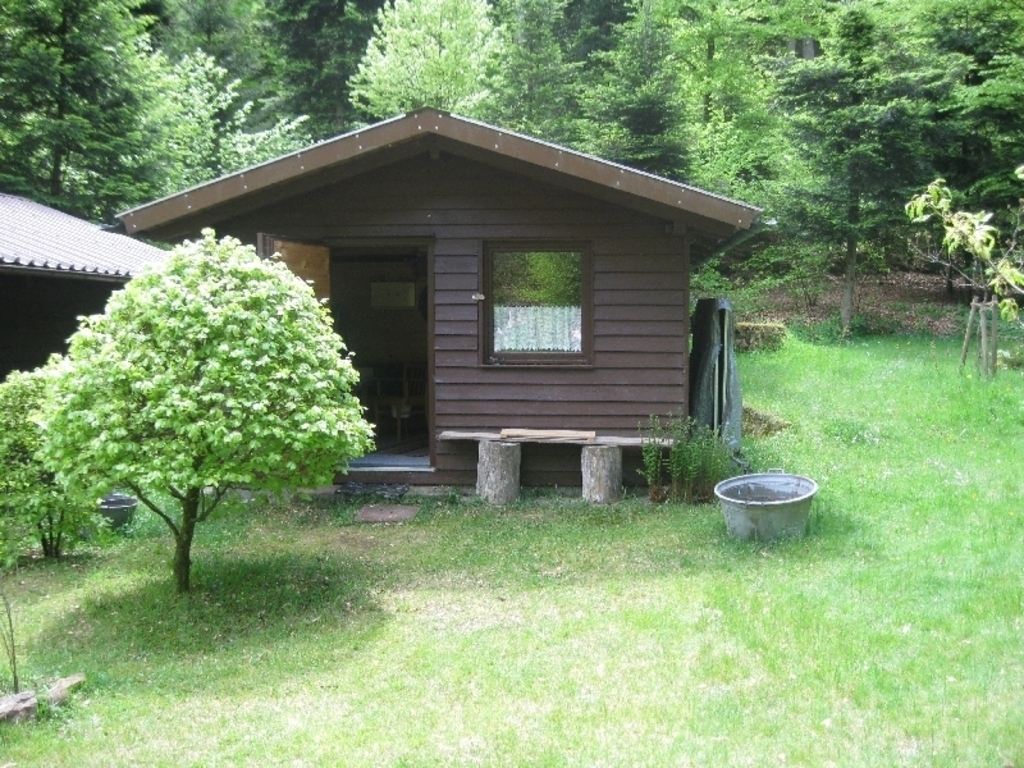 The guesthouse exterior / Das Gästehaus von außen