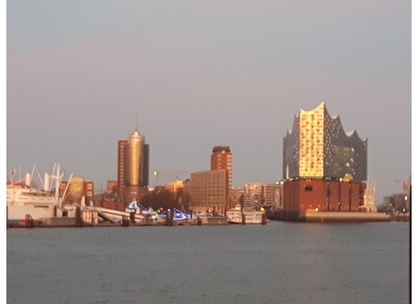 The best view to the "Elbphilharmonie" in Hamburg