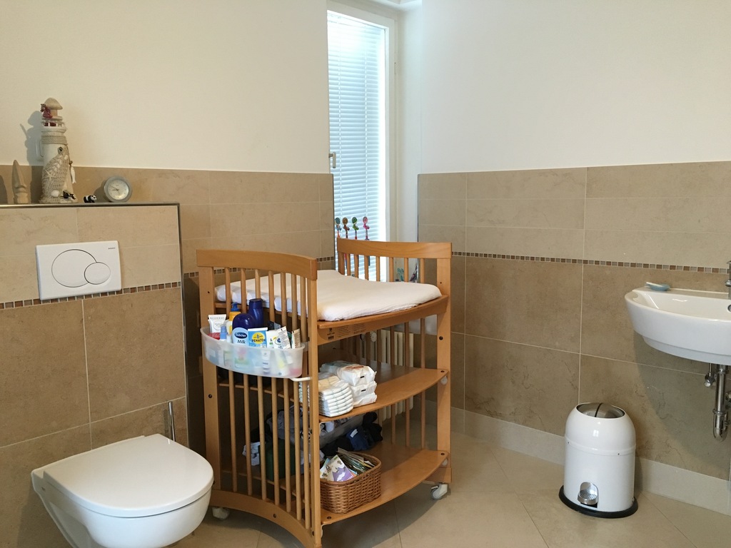 main bathroom, 1st floor, with changing table 