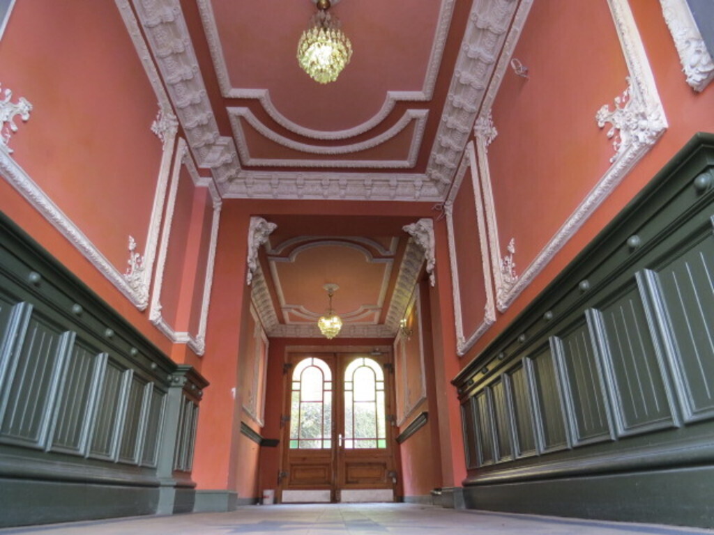 Front house entrance hall