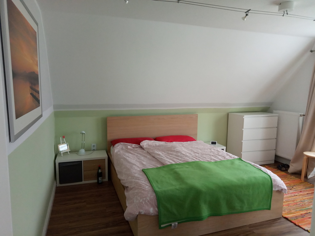 Main Bedroom, bed (160x200)