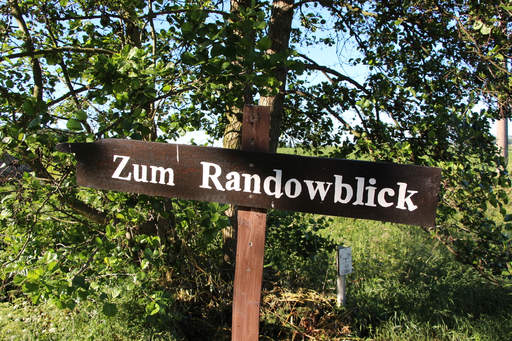 randowblick - viewpoint over the meadows