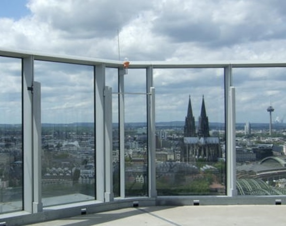 ...the triangle-tower has a lift (3,-€ p.P.)...