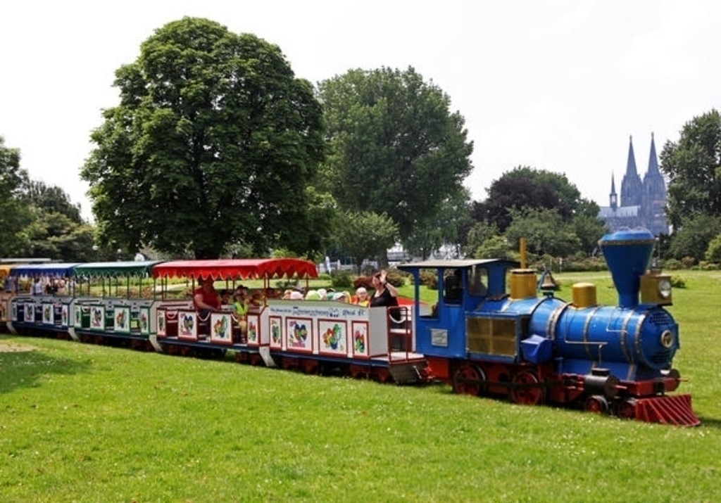 ...cross the Rheinpark by railway...