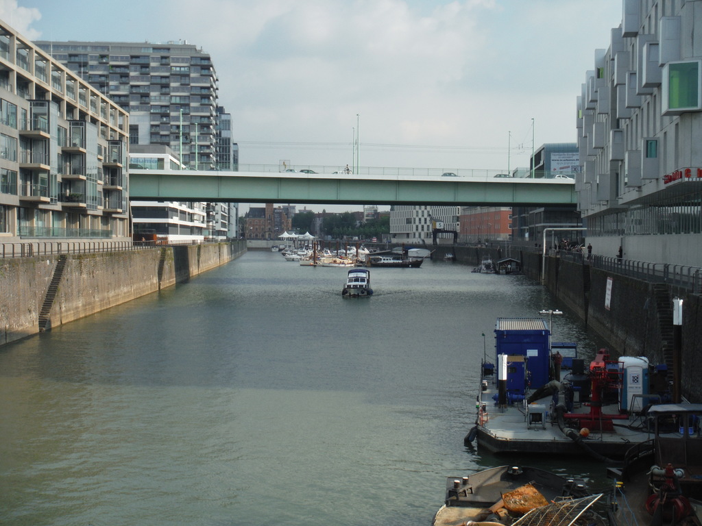 ...You wanna see more?! Follow me...we start here (500m from our home), but NOT by boat...