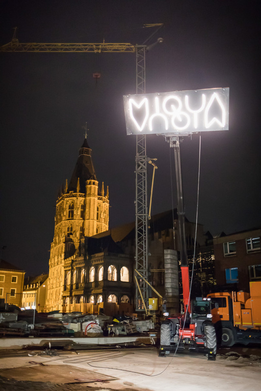 ...at the archeological zone/jewish museums MIQUA...