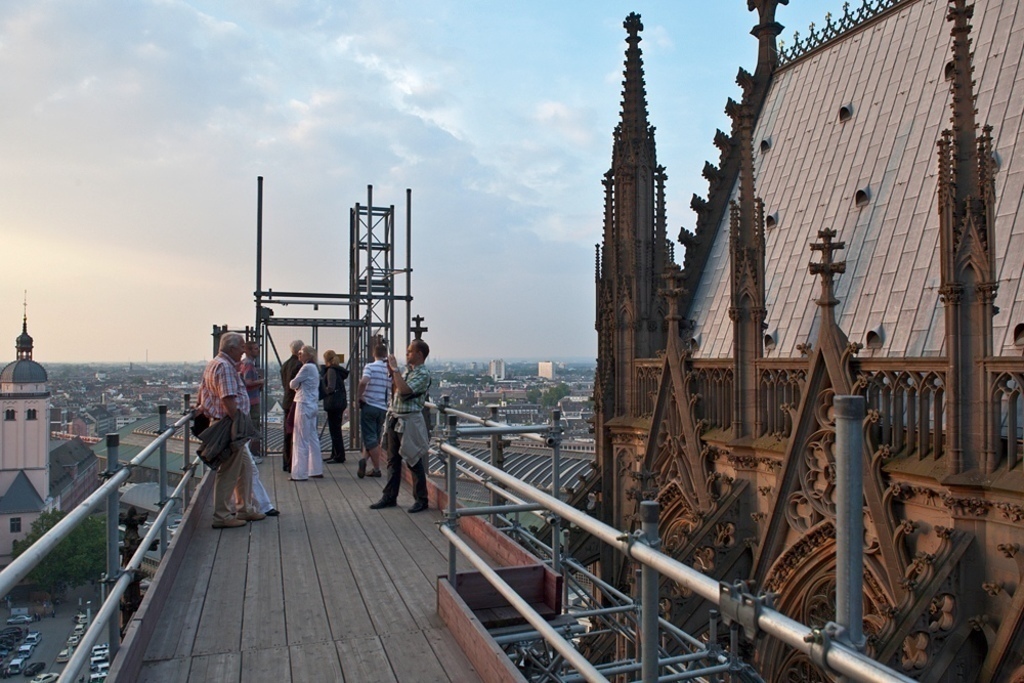 ...take part in a guided "Dachtour" over "St.Peters roofs"...