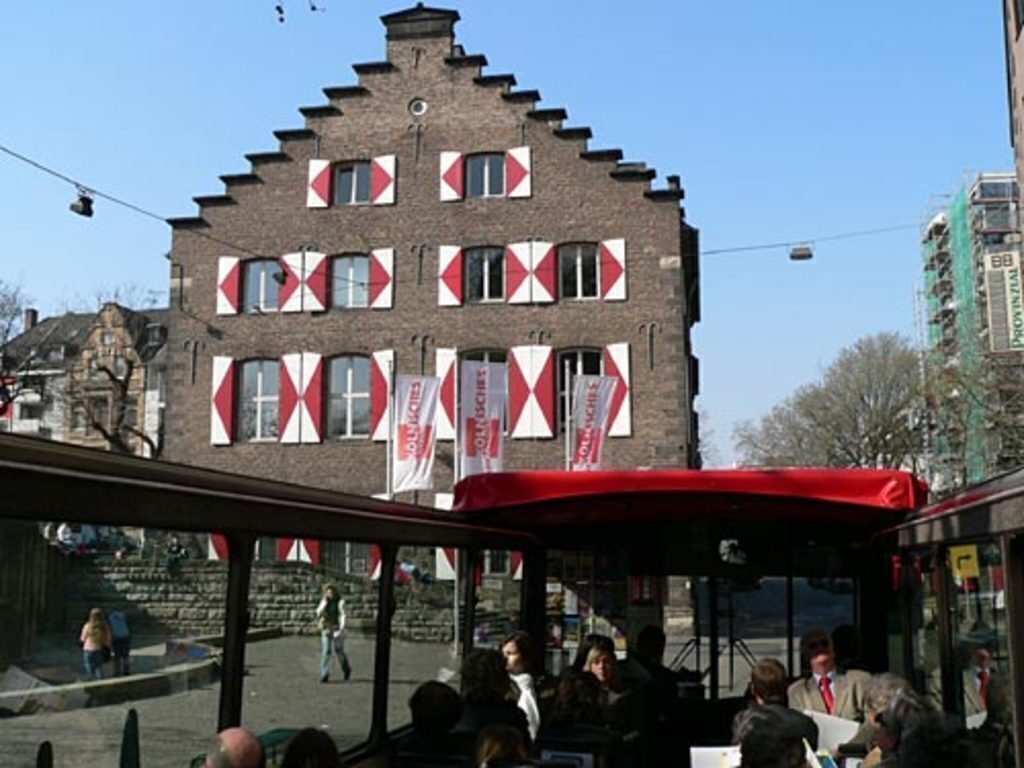 ...history of the town: Kölner Stadtmuseum im alten Zeughaus...
