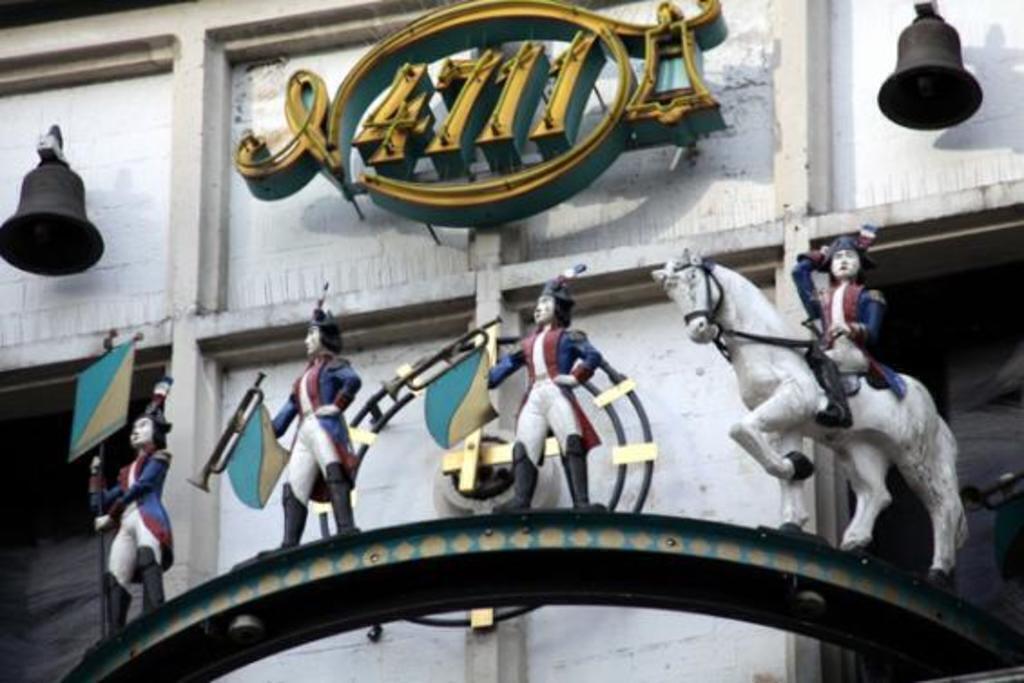 ...and listen to the amazing "Glockenspiel" every hour between 9 am and 7 pm...