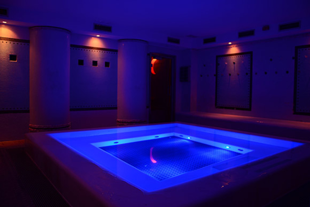 ...to a night......in the Roman Bathhouse...