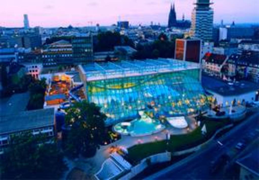 ...or into the "Agrippabad" - in the city centre...