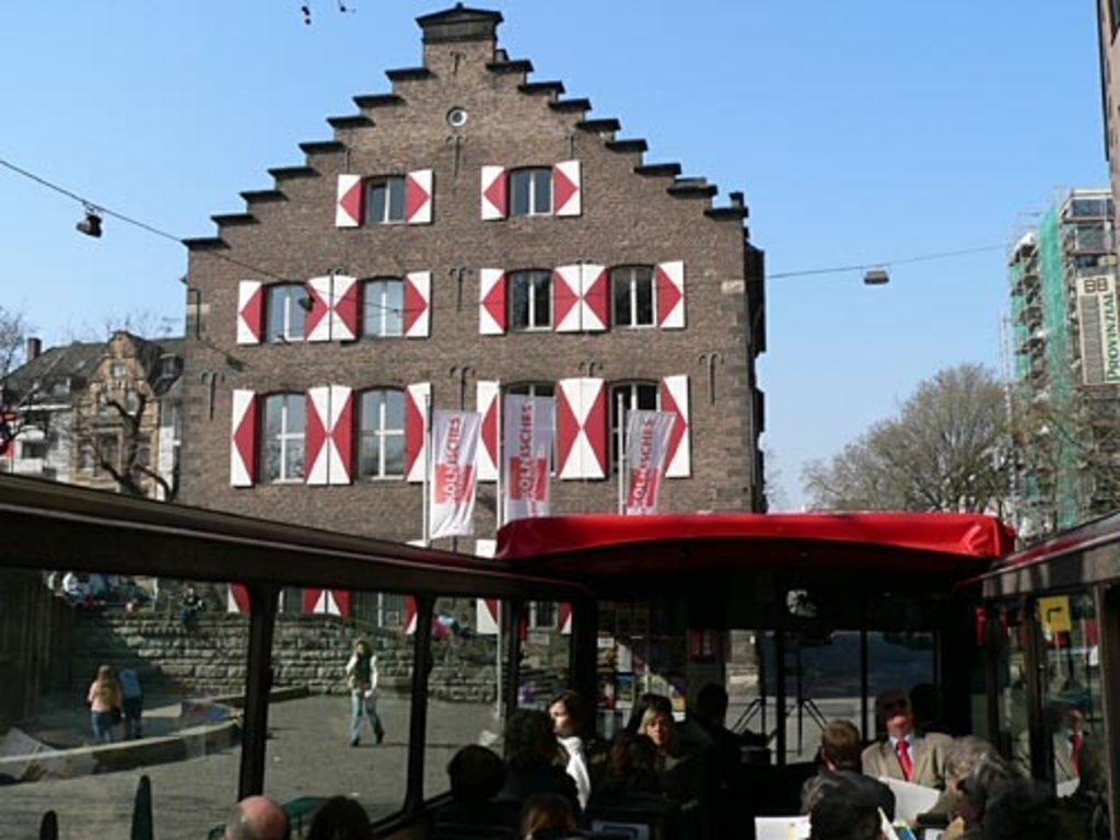 ...history of the town: Kölner Stadtmuseum im alten Zeughaus...