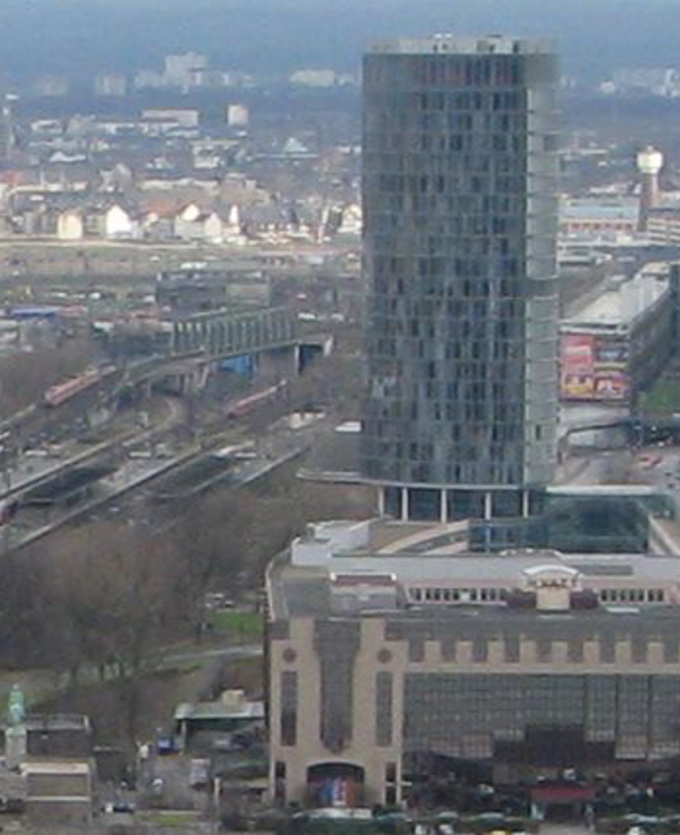 ....discover the tower on the other side...