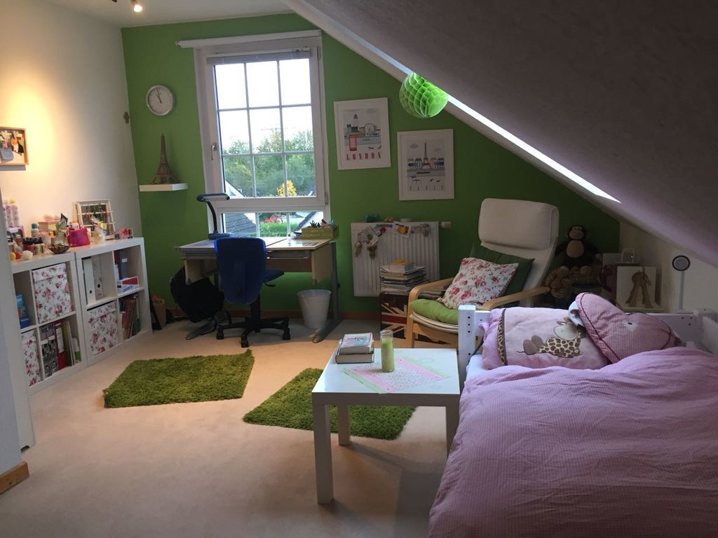 child's room (no 2)