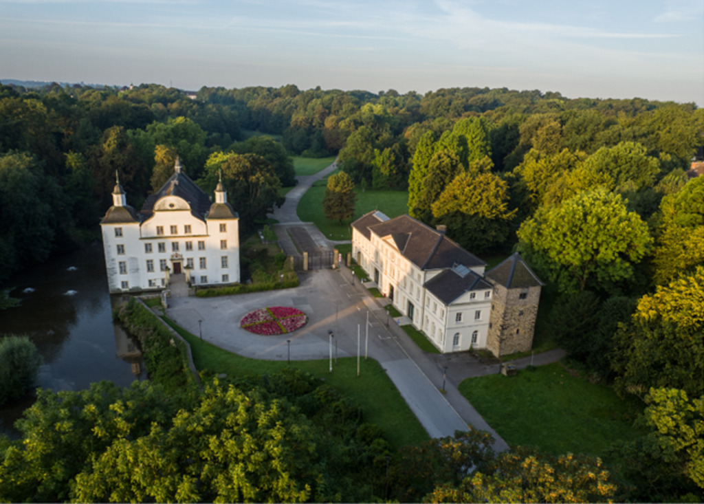 Schloss Borbeck (8 min by bike)