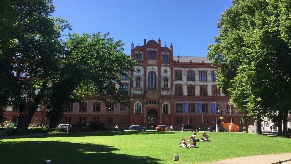 Main building of University of Rostock / Hauptgebäude der Universität Rostock