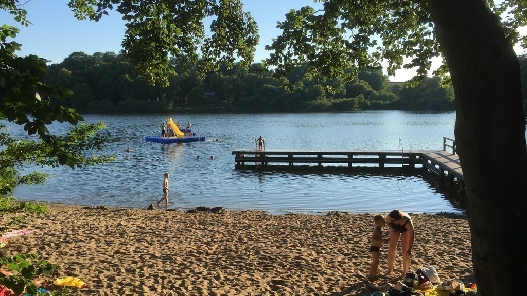 Swimming in a lake closed to Stäbelow / Baden im Binnensee in der Nähe von Stäbelow