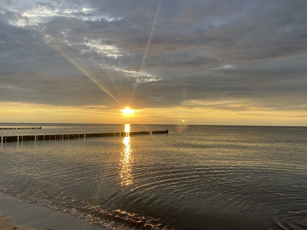 Magnificent sunsets and swimming at night / Herrliche Sonnenuntergänge und Schwimmen bei Nacht