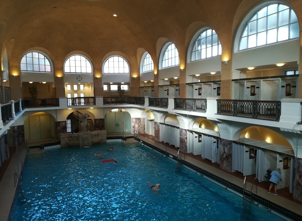 Elisabethalle, ein Schwimmbad im Jugendstil