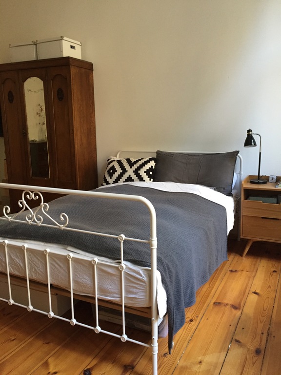 erstes Schlafzimmer/ first bedroom