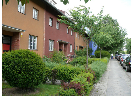 Denkmalgeschützte Häuser in der Hufeisensiedlung / Listed houses in the "Horseshoe Settlement"