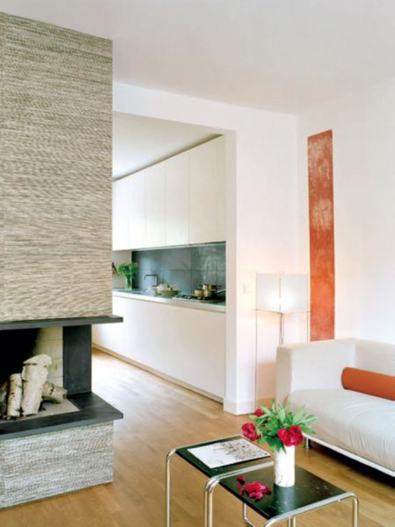 Blick vom Wohnzimmer zur Küche / View from the living room to the kitchen