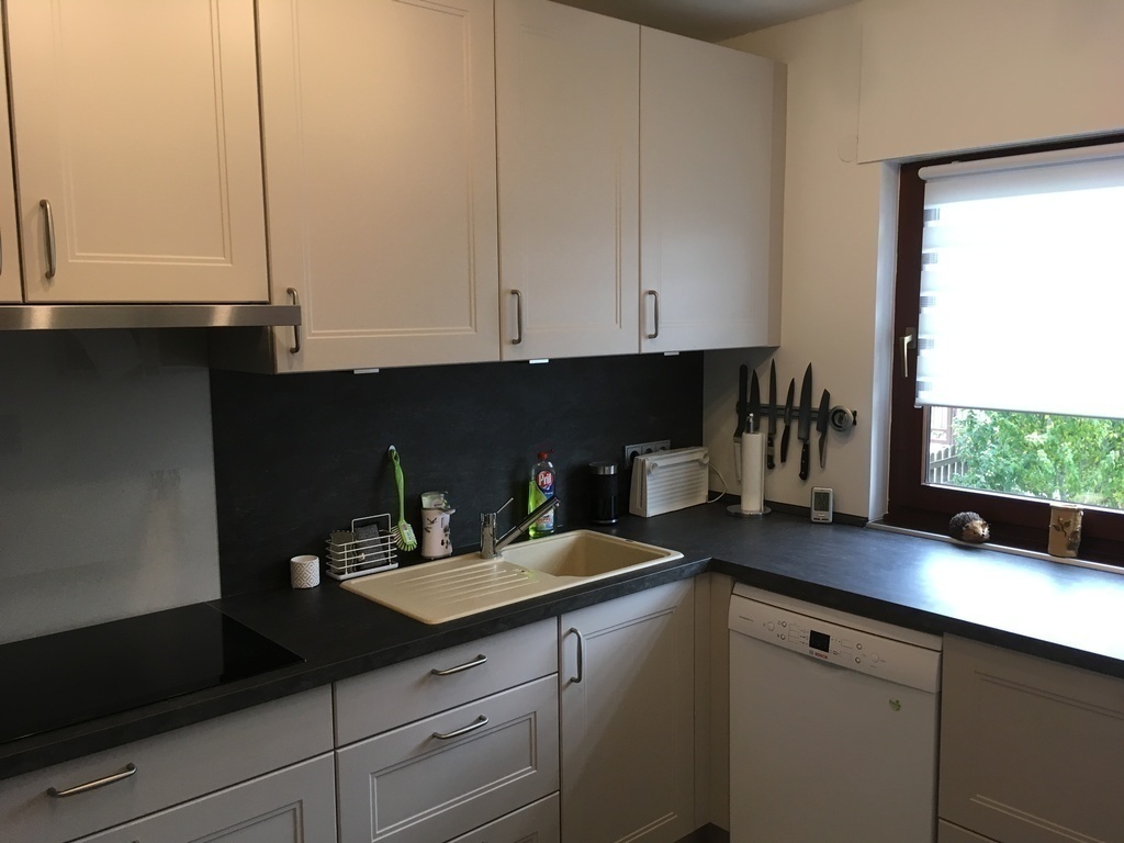 Küche mit Geschirrspüler/Kitchen with dishwasher