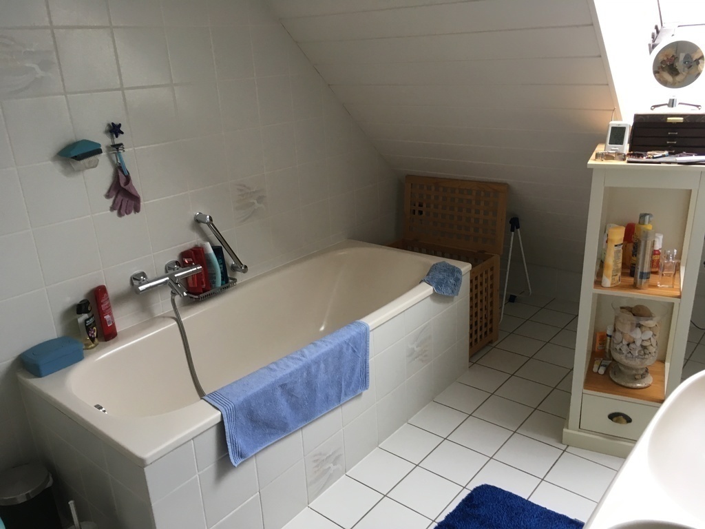 Badezimmer/Bath room