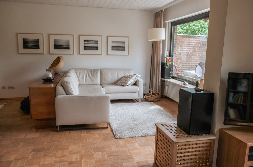 Living room: view from one area to the other.