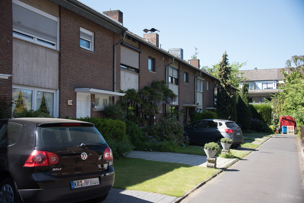 It's the middle house!