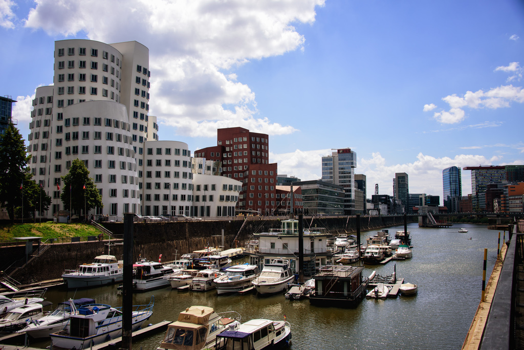 Düsseldorf Medienhafen with Gehry houses (25km)