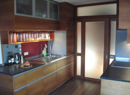 Kitchen unit with dishwasher.