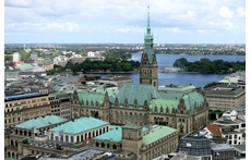 Rathaus und Alster