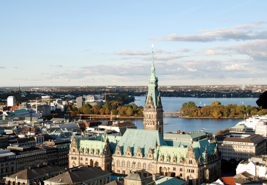 Rathaus und Alster