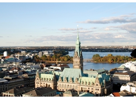 Rathaus und Alster