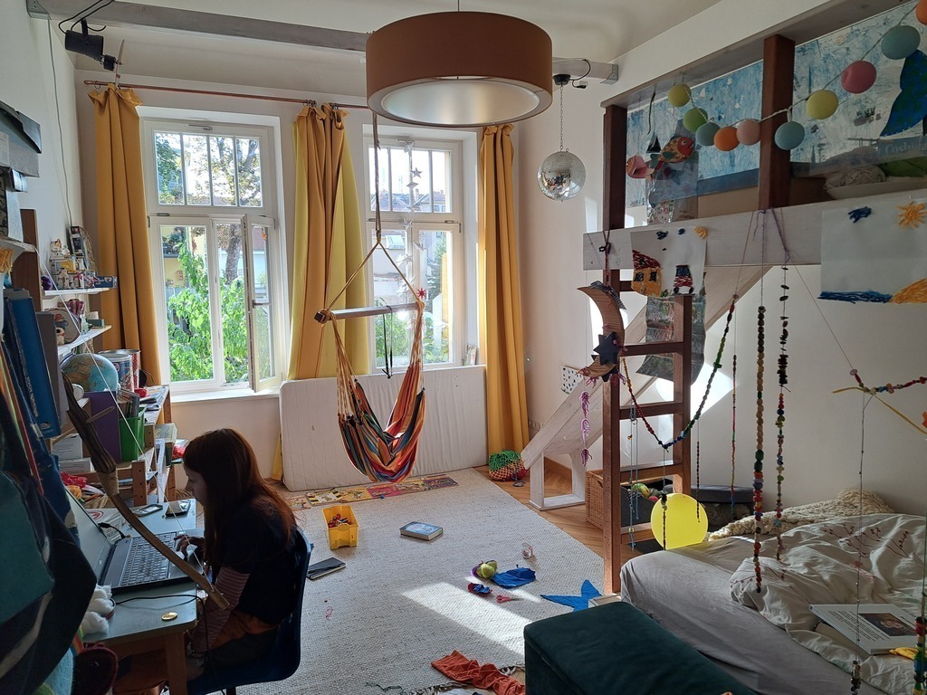 children´s room, lots of Kapla, Lego, Schleich animals