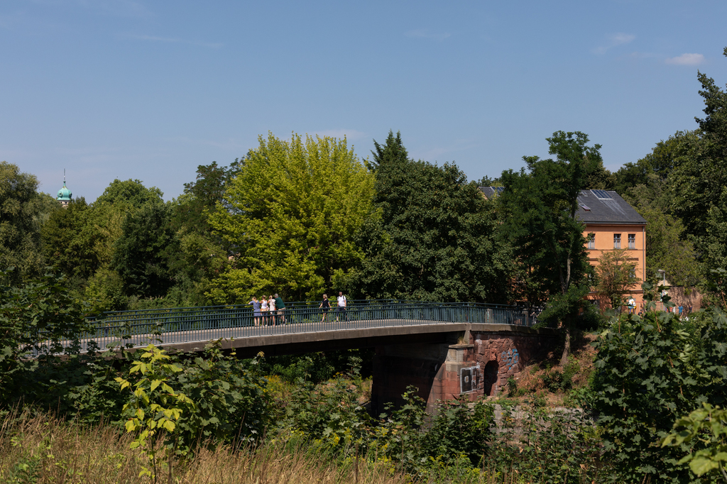 little bridge to enter Park Babelsberg, there is a Cafe where you can enjoy ice cream, cake or a sausage 