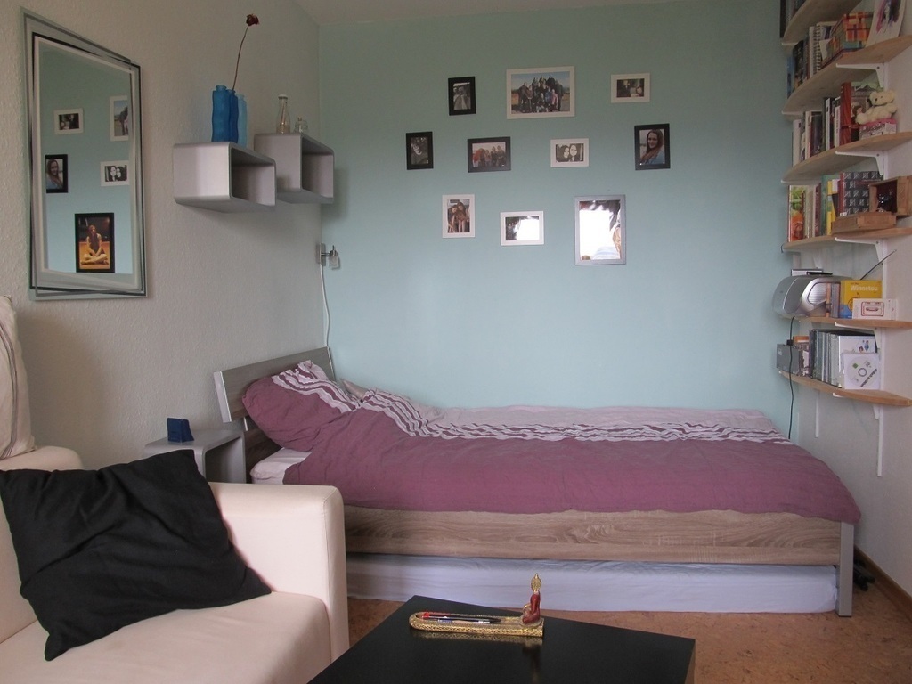 Bedroom, used to be Johannas (bed 120cm)